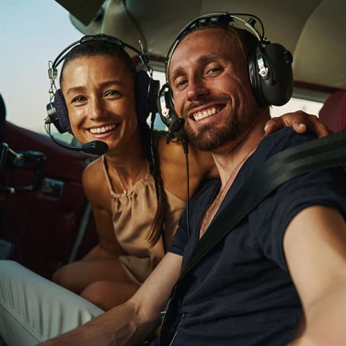 Themed Helicopter Sightseeing - Happy Couple Themed Helicopter Sightseeing - Happy Couple